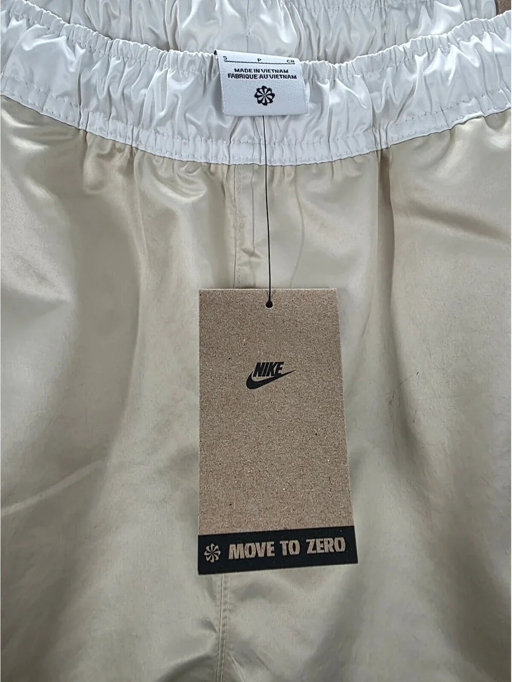 Nike Men's Beige and White Athletic Shorts Size S